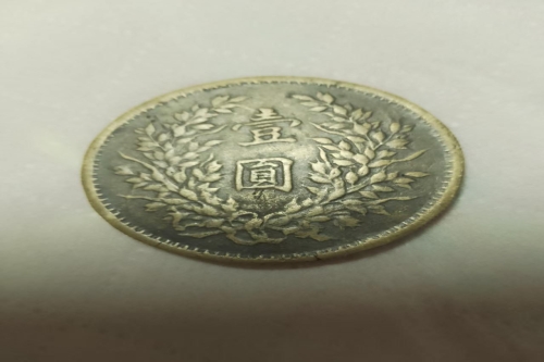 一位来自四川省攀枝花市的匡老师，有一些藏品和很好的老物件，急需找到爱好的收藏家，有意者请联系我。目前藏友老师比较着急，只要您是真心诚意想要收藏，一切好商量。