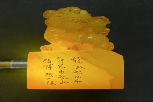 一位来自湖北省武汉市的舒老师，有一些藏品和老物件，急需出手，有意者联系，价格好商量。