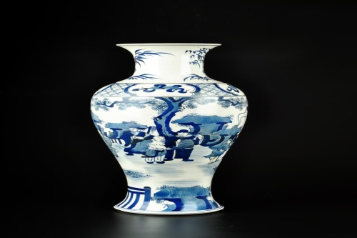 一位来住上海普陀区的言老师，有一些藏品和老物件，急需出手，有意者联系，价格好商量。