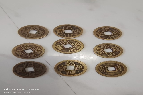 一位来自内蒙古锡林浩特市的萨老师，有一些藏品和很好的老物件，急需找到爱好的收藏家，有意者请联系我。目前藏友老师比较着急，只要您是真心诚意想要收藏，一切好商量。