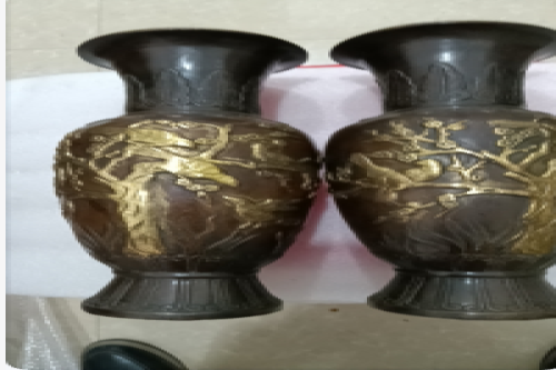 一位来自温州市的金老师，有一些藏品和很好的老物件，急需找到爱好的收藏家，有意者请联系我。目前藏友老师比较着急，只要您是真心诚意想要收藏，一切好商量。