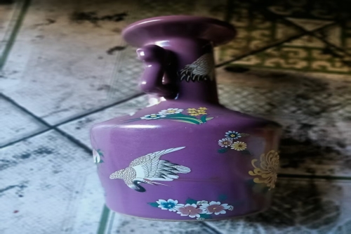 一位来自江西省吉安市的黄老师，有一些藏品和很好的老物件，急需找到爱好的收藏家，有意者请联系我。目前藏友老师比较着急，只要您是真心诚意想要收藏，一切好商量。