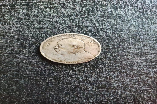 一位来自湖北省武汉市的金老师，有一些藏品和很好的老物件，急需找到爱好的收藏家，有意者请联系我。目前藏友老师比较着急，只要您是真心诚意想要收藏，一切好商量。