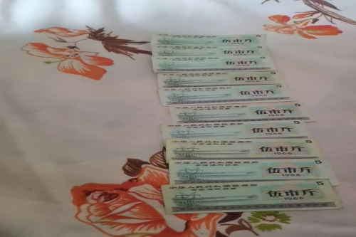 一位来自北京市东城区的李老师，有一些藏品和很好的老物件，急需找到爱好的收藏家，有意者请联系我。目前藏友老师比较着急，只要您是真心诚意想要收藏，一切好商量。