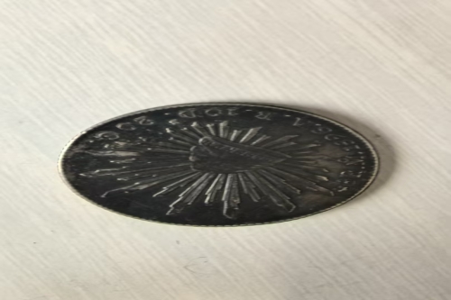 一位来自江苏省连云港市的胡老师，有一些藏品和很好的老物件，急需找到爱好的收藏家，有意者请联系我。目前藏友老师比较着急，只要您是真心诚意想要收藏，一切好商量。