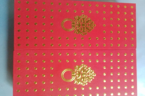 一位来自湖北省天门市的彭老师，有一些藏品和很好的老物件，急需找到爱好的收藏家，有意者请联系我。目前藏友老师比较着急，只要您是真心诚意想要收藏，一切好商量。