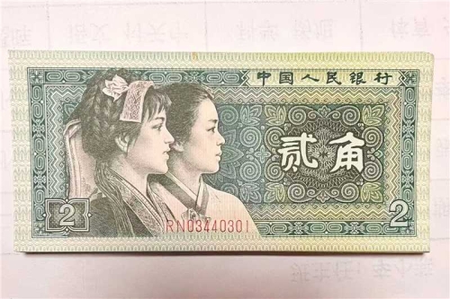 一位来自上海市杨浦区的王老师，有一些藏品和很好的老物件，急需找到爱好的收藏家，有意者请联系我。目前藏友老师比较着急，只要您是真心诚意想要收藏，一切好商量。