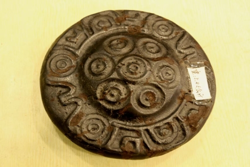 一位来自内蒙古的千巴特尔老师，有一些藏品和老物件，急需出手，有意者联系，价格好商量。 