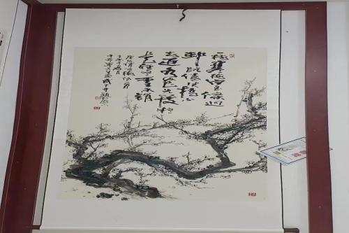 一位来自山东省青岛市的张老师，有一些藏品和很好的老物件，急需找到爱好的收藏家，有意者请联系我。目前藏友老师比较着急，只要您是真心诚意想要收藏，一切好商量。