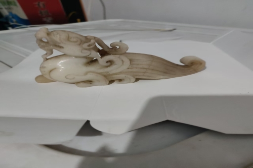 一位来自湖南省张家界的侯老师，有一些藏品和很好的老物件，急需找到爱好的收藏家，有意者请联系我。目前藏友老师比较着急，只要您是真心诚意想要收藏，一切好商量。