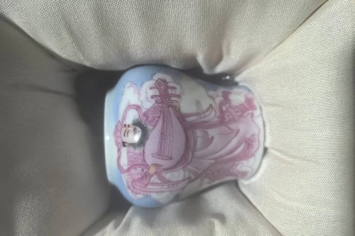 一位来住河北省衡水市的邓老师，有一些藏品和老物件，急需出手，有意者联系，价格好商量。