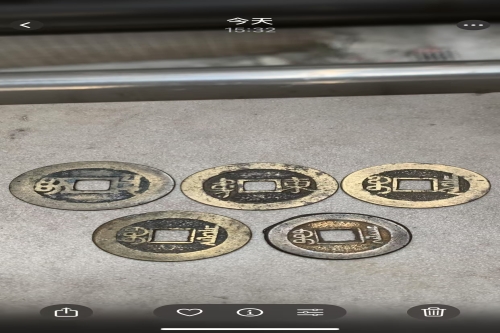 一位来自广东省佛山市的陈老师，有一些藏品和很好的老物件，急需找到爱好的收藏家，有意者请联系我。目前藏友老师比较着急，只要您是真心诚意想要收藏，一切好商量。