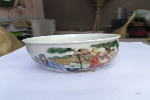 一位来自安徽省阜阳市的桑老师，有一些藏品和很好的老物件，急需找到爱好的收藏家，有意者请联系我。目前藏友老师比较着急，只要您是真心诚意想要收藏，一切好商量。