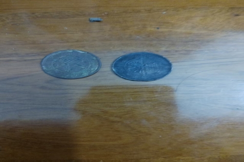 一位来自广酉大化县的蒙老师，有一些藏品和老物件，急需出手，有意者联系，价格好商量。