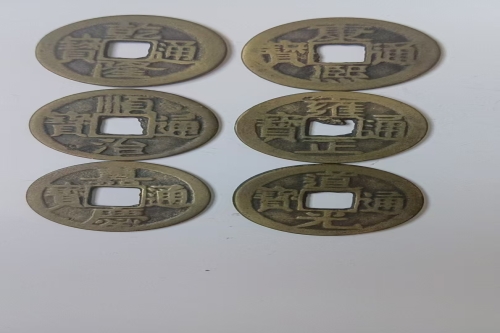 一位来自辽宁省大连市的赵老师，有一些藏品和很好的老物件，急需找到爱好的收藏家，有意者请联系我。目前藏友老师比较着急，只要您是真心诚意想要收藏，一切好商量。