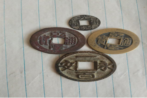 陈老师，有一些藏品和老物件，急需出手，有意者联系，价格好商量。