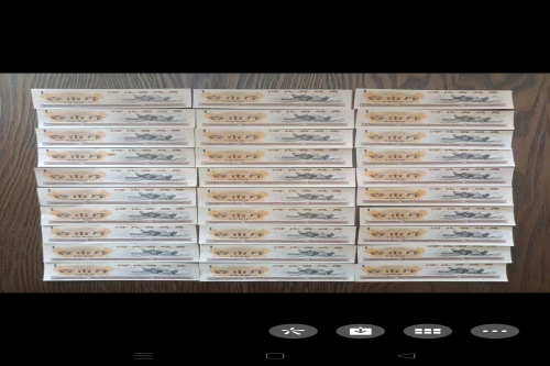 一位来自河北省石家庄市的许老师，有一些藏品和老物件，急需出手，有意者联系，价格好商量