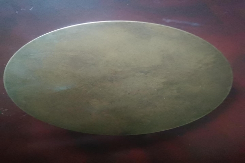 一位来自浙江省绍兴市的董老师，有一些藏品和老物件，急需出手，有意者联系，价格好商量。