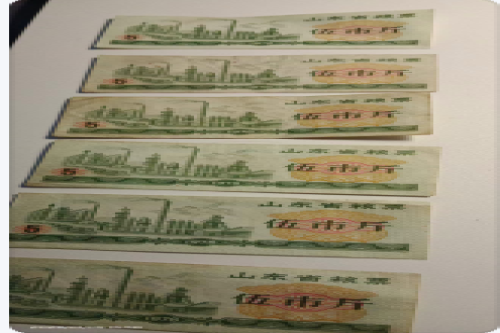 一位来自山东省的祝老师，有一些藏品和老物件，急需出手，有意者联系，价格好商量。