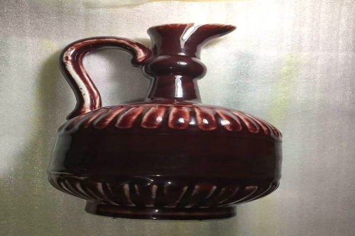 一位来自陕西省西安市的 JUN MA老师，有一些藏品和很好的老物件，急需找到爱好的收藏家，有意者请联系我。目前藏友老师比较着急，只要您是真心诚意想要收藏，一切好商量。