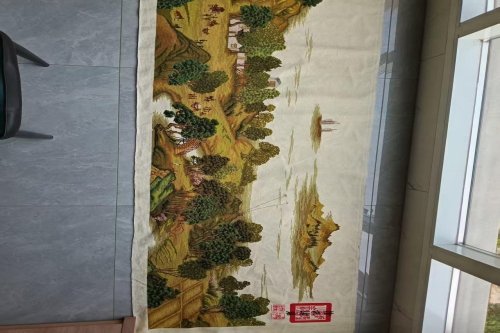 一位来自江苏省扬州市的赵老师，有一些藏品和老物件，急需出手，有意者联系，价格好商量。