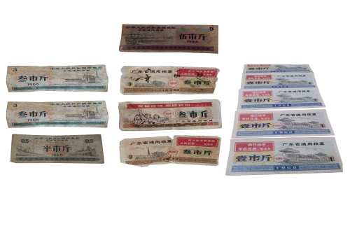 一位来自广东省汕尾市的周老师，有一些藏品和很好的老物件，急需找到爱好的收藏家，有意者请联系我。目前藏友老师比较着急，只要您是真心诚意想要收藏，一切好商量。