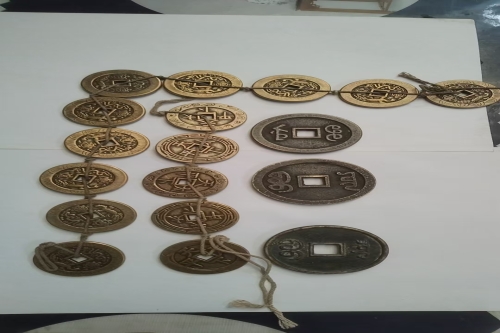 一位来自安徽省宿州市的高老师，有一些藏品和老物件，急需出手，有意者联系，价格好商量。