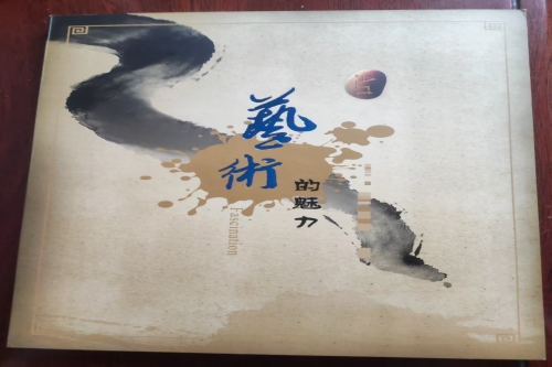 一位来自湖北省武汉市的金老师，有一些藏品和很好的老物件，急需找到爱好的收藏家，有意者请联系我。目前藏友老师比较着急，只要您是真心诚意想要收藏，一切好商量。