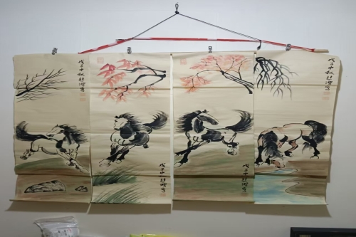 一位来自安徽省蚌埠市的张老师，有一些藏品和很好的老物件，急需找到爱好的收藏家，有意者请联系我。目前藏友老师比较着急，只要您是真心诚意想要收藏，一切好商量。