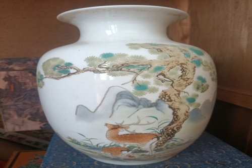 一位来自湖北省省武汉市市的叶老师，有一些藏品和很好的老物件，急需找到爱好的收藏家，有意者请联系我。目前藏友老师比较着急，只要您是真心诚意想要收藏，一切好商量。