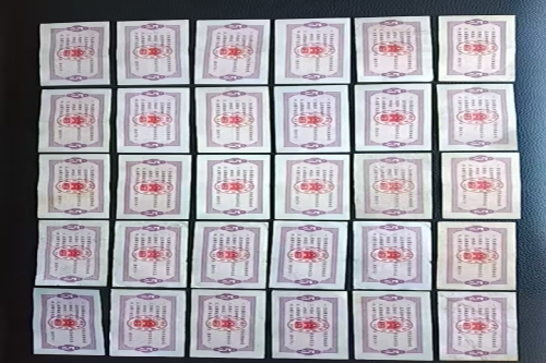 一位来自浙江省温州市的张老师，有一些藏品和老物件，急需出手，有意者联系，价格好商量。