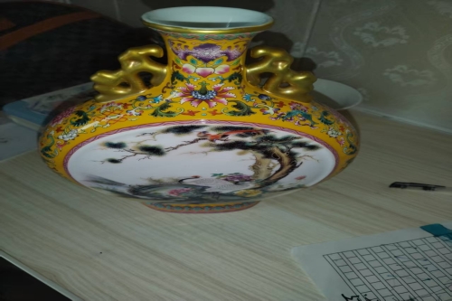 一位来自江西省抚州市的邓老师，有一些藏品和很好的老物件，急需找到爱好的收藏家，有意者请联系我。目前藏友老师比较着急，只要您是真心诚意想要收藏，一切好商量。