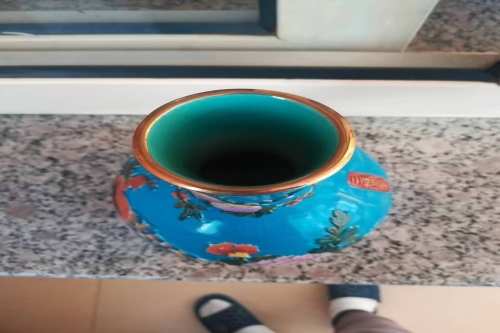 一位来自内蒙古乌兰察布市的于老师，有一些藏品和很好的老物件，急需找到爱好的收藏家，有意者请联系我。目前藏友老师比较着急，只要您是真心诚意想要收藏，一切好商量。