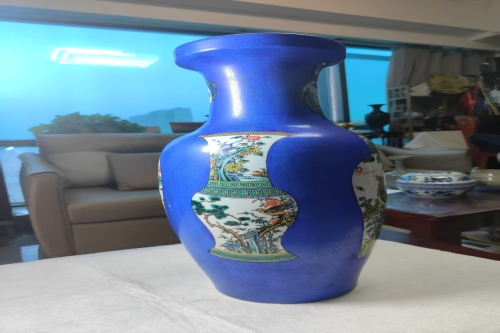 一位来自山东省济南市的郭老师，有一些藏品和老物件，急需出手，有意者联系，价格好商量。