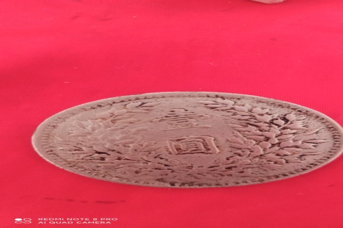 一位来自上海浦东新区的刘老师，有一些藏品和老物件，急需出手，有意者联系，价格好商量。