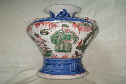 一位来自辽宁省沈阳市的杨老师，有一些藏品和很好的老物件，急需找到爱好的收藏家，有意者请联系我。目前藏友老师比较着急，只要您是真心诚意想要收藏，一切好商量。