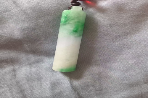 一位来自河南省洛阳市的尚老师，有一些藏品和很好的老物件，急需找到爱好的收藏家，有意者请联系我。目前藏友老师比较着急，只要您是真心诚意想要收藏，一切好商量。