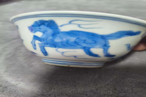 一位来自河南省商水县的张老师，有一些藏品和很好的老物件，急需找到爱好的收藏家，有意者请联系我。目前藏友老师比较着急，只要您是真心诚意想要收藏，一切好商量。