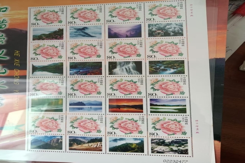 一位来自江西省崇义县的肖老师，有一些藏品和很好的老物件，急需找到爱好的收藏家，有意者请联系我。目前藏友老师比较着急，只要您是真心诚意想要收藏，一切好商量。