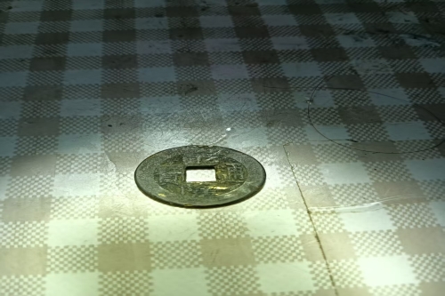 一位来自江苏省扬州市的赵老师，有一些藏品和很好的老物件，急需找到爱好的收藏家，有意者请联系我。目前藏友老师比较着急，只要您是真心诚意想要收藏，一切好商量。