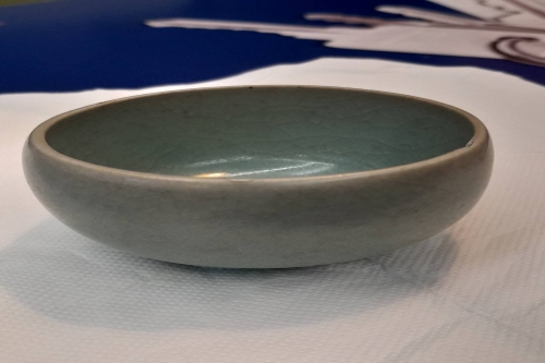 一位来自广东省佛山市的陈老师，有一些藏品和很好的老物件，急需找到爱好的收藏家，有意者请联系我。目前藏友老师比较着急，只要您是真心诚意想要收藏，一切好商量。