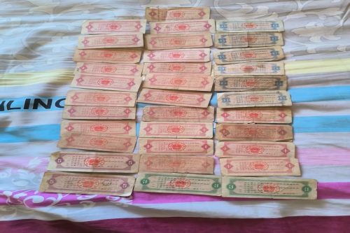 一位来自河北省唐山市的黎老师，有一些藏品和很好的老物件，急需找到爱好的收藏家，有意者请联系我。目前藏友老师比较着急，只要您是真心诚意想要收藏，一切好商量。