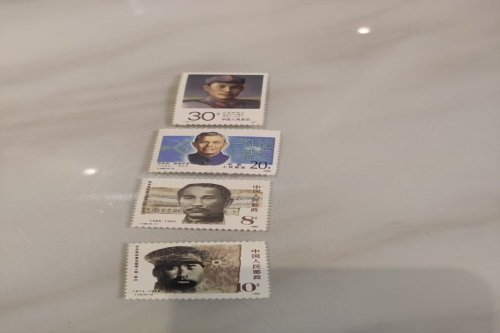 一位来自新疆巴音郭楞自治区的徐老师，有一些藏品和很好的老物件，急需找到爱好的收藏家，有意者请联系我。目前藏友老师比较着急，只要您是真心诚意想要收藏，一切好商量。