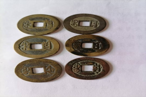 一位来自江西省的程老师，有一些藏品和老物件，急需出手，有意者联系，价格好商量。