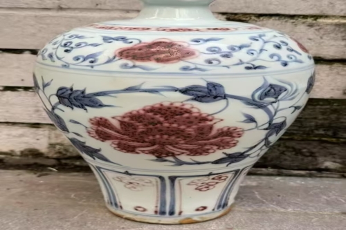 一位来自江西省吉安市的王老师，有一些藏品和老物件，急需出手，有意者联系，价格好商量。