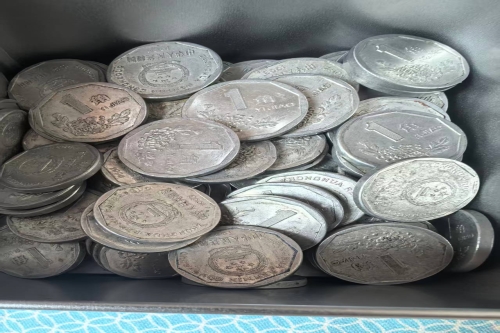 一位来自天津市武清区的马老师，有一些藏品和老物件，急需出手，有意者联系，价格好商量。