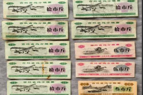 一位来自广东省的林老师，有一些藏品和老物件，急需出手，有意者联系，价格好商量。