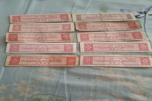 一位来自河北省邢台市的马老师，有一些藏品和老物件，急需出手，有意者联系，价格好商量。