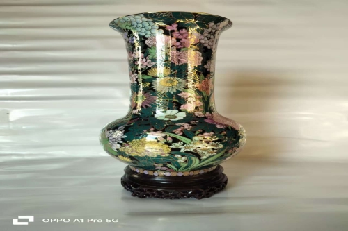 一位来自湖南省长沙市的汪老师，有一些藏品和很好的老物件，急需找到爱好的收藏家，有意者请联系我。目前藏友老师比较着急，只要您是真心诚意想要收藏，一切好商量。