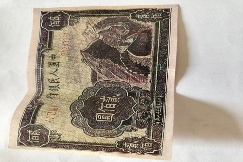 一位来自福建省漳州市漳浦县佛昙镇的谭老师，有一些藏品和很好的老物件，急需找到爱好的收藏家，有意者请联系我。目前藏友老师比较着急，只要您是真心诚意想要收藏，一切好商量。